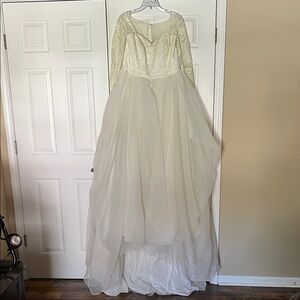 Oleg Cassini Cream Lace Wedding Dress